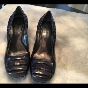 Vince Camuto Steel Gray chunky heel Patent Leather